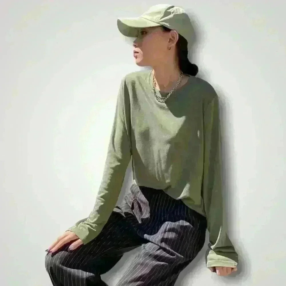 Solid Relaxed Round Neck Long Sleeve Tee - Picture 4 of 13